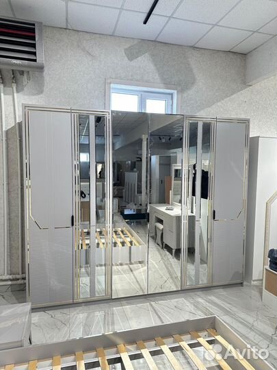 Спальный гарнитур Стефани 6дв в золоте