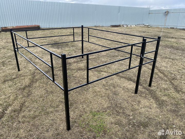 Оградки на кладбище