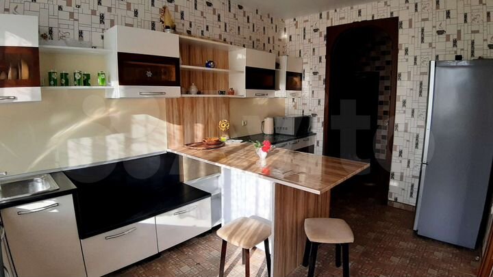 2-к. квартира, 90 м², 2/3 эт.