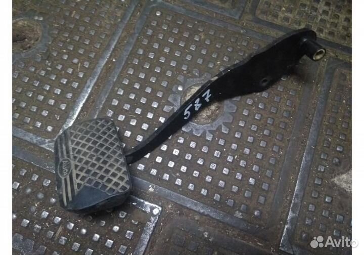 Педаль тормоза Audi A6 C4