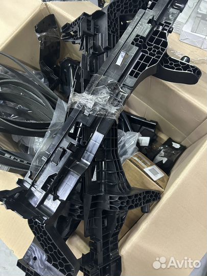 Кронштейн радиатора левый Mercedes V447 W447