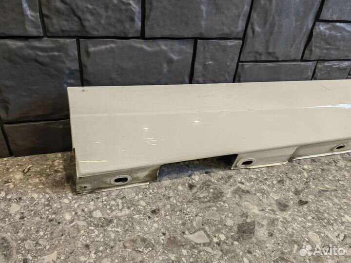 Порог правый W204