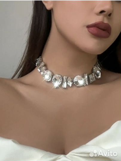 Колье чокер на шею