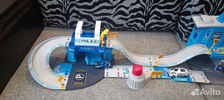 Игровой набор парковка полицейский участок