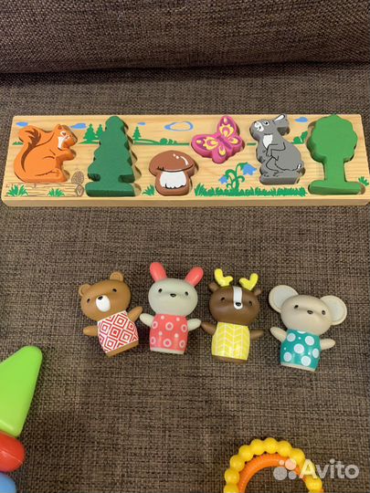 Развивающие игрушки для малышей пакетом