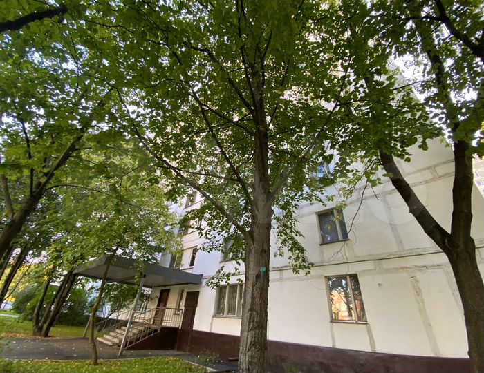 Комната 17,5 м² в 3-к., 1/12 эт.