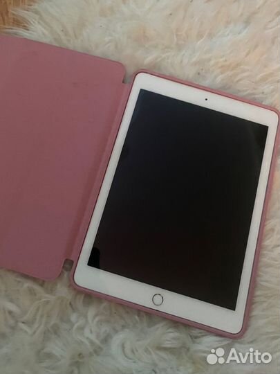 Планшет apple iPad 9.7