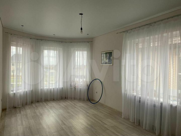 Дом 185 м² на участке 7,5 сот.