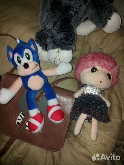 Мягкие игрушки и куклы