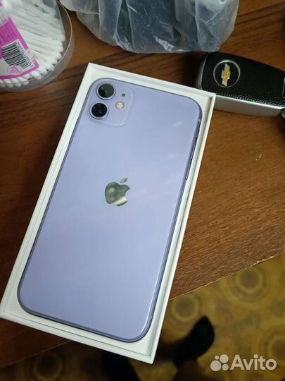 Телефон iPhone 11