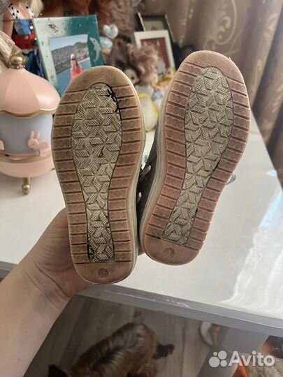 Ботинки на девочку 26