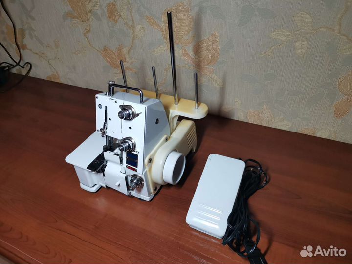 Оверлок для швейной машины