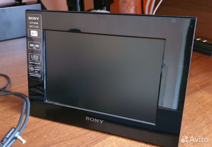 Цифровая фоторамка Sony DPF-C700