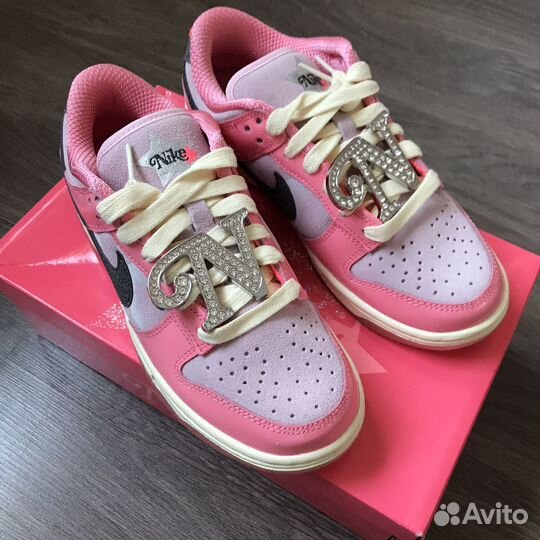Nike dunk low barbie