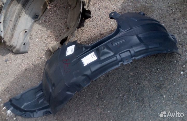 Подкрылок передний левый Mazda 3 03-09