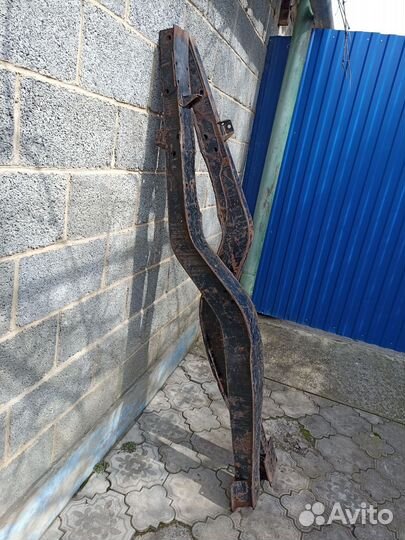 Подрамник газ 21