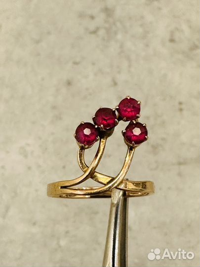 Золотые кольца с брильянтами и рубином