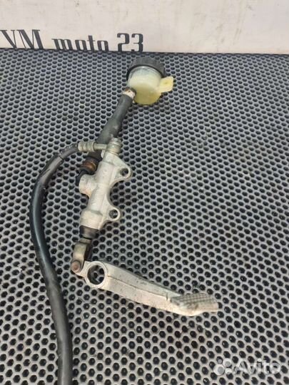 Задний тормозной цилиндр zx6r 00-02