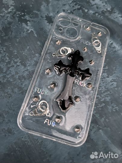 Чехол на iPhone 13