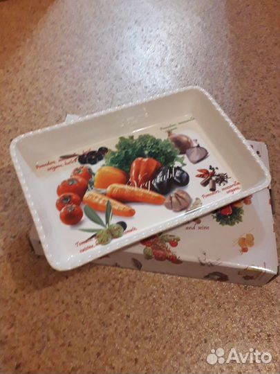 Продам фарфоровую тарелку