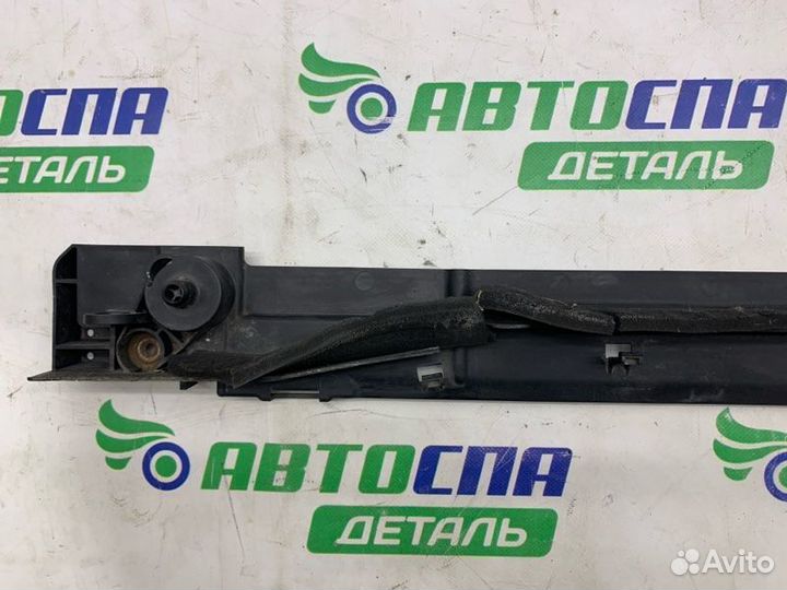 Дефлектор радиатора Toyota Prius ZVW30 2zrfxe 2011
