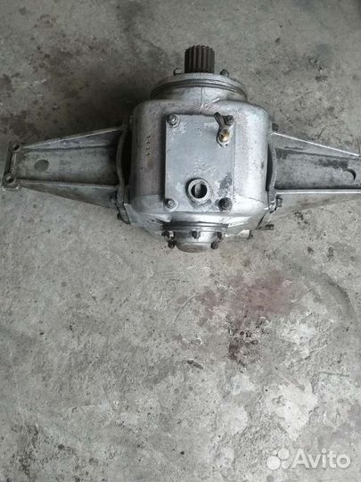 Угловой редуктор катер Волга