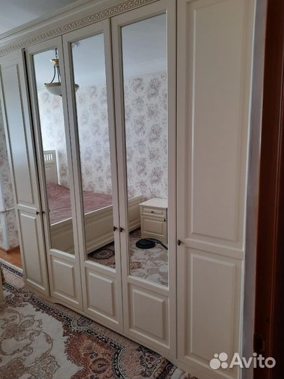 Продам спальный гарнитур