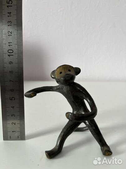 Статуэтка обезьянка