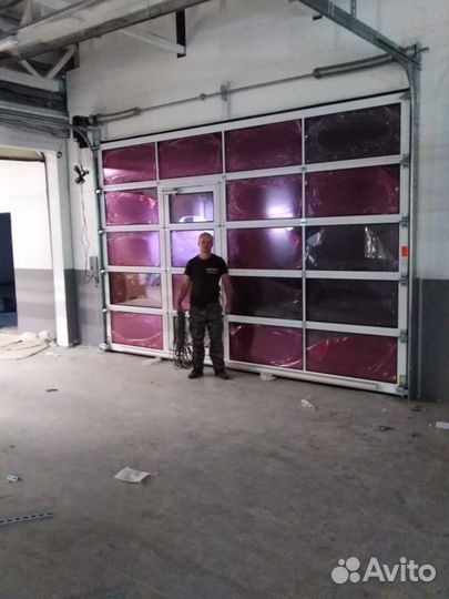 Установка всех размеров секционных ворот и ролет