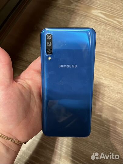 Samsung Galaxy A50, 4/64 ГБ