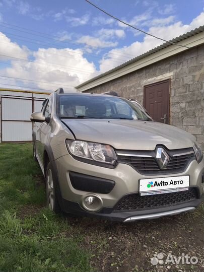 Renault Sandero Stepway 1.6 МТ, 2016, битый, 85 500 км