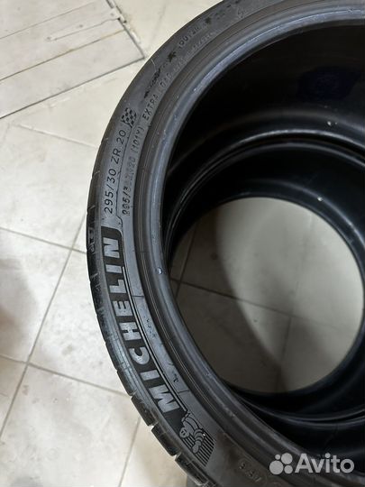 Michelin Pilot Sport 4 S 255/35 R20 и 295/30 R20 101Y