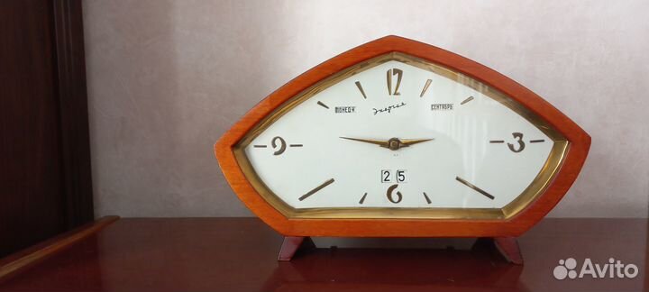 Часы настольные энергия