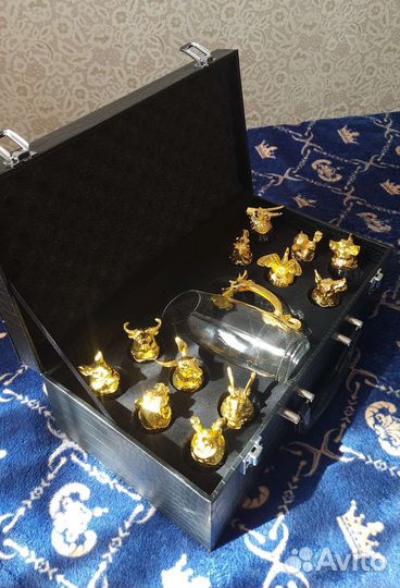 Подарочный набор новый, рюмки перевёртыши