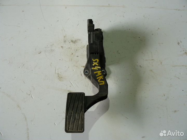 Педаль газа Suzuki SX4 2011г