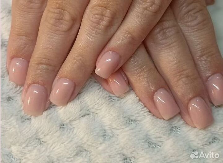 Модель на маникюр педикюр