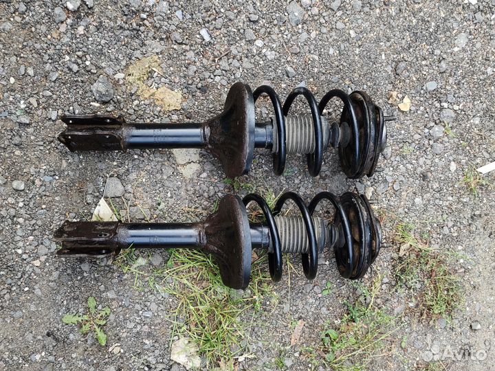 Стойки передние Mitsubishi outlander 1