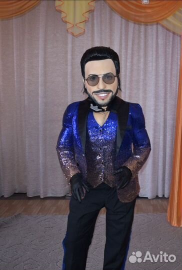 Шоу-поздравление с ростовыми куклами