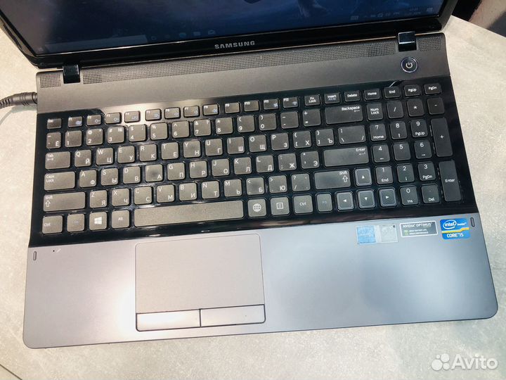 Samsung NP300E5C core i5/ ram 8 gb/ ssd+hdd