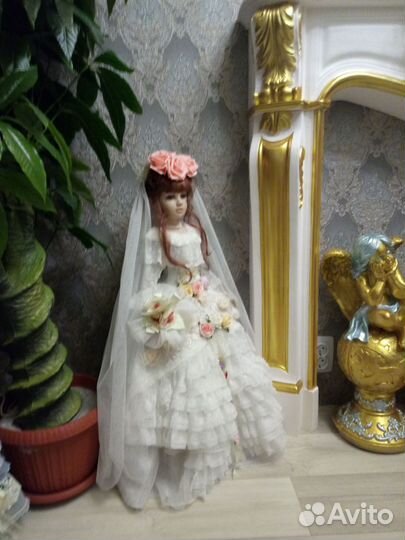 Кукла фарфоровая коллекционная