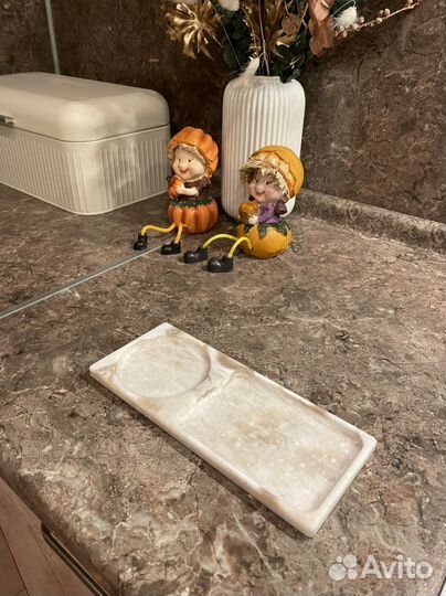 Поднос из искусственного камня