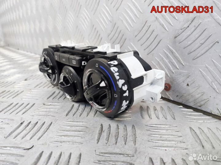 Блок управления климата Peugeot 208 96722483ZD