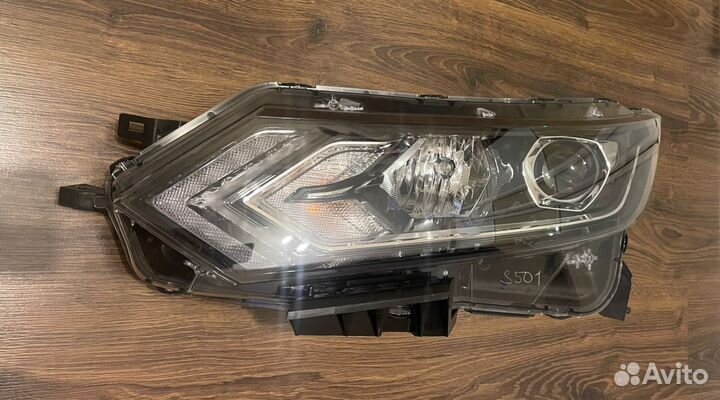 Фара левая Nissan Qashqai j11
