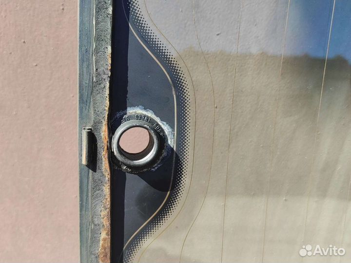 Стекло багажника Пассат Б6 универсал