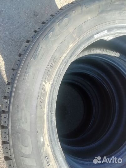 Pirelli Ice Zero 215/55 R17