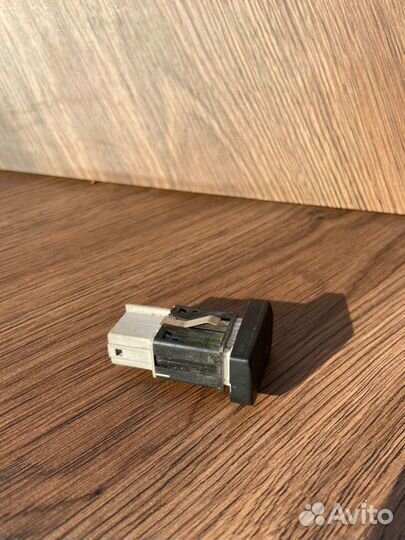 Кнопка подогрева сиденья левая Volkswagen Polo