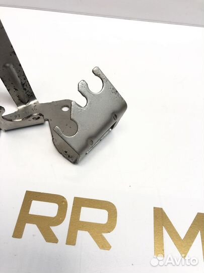 Кронштейн датчика высоты задний левый Range Rover