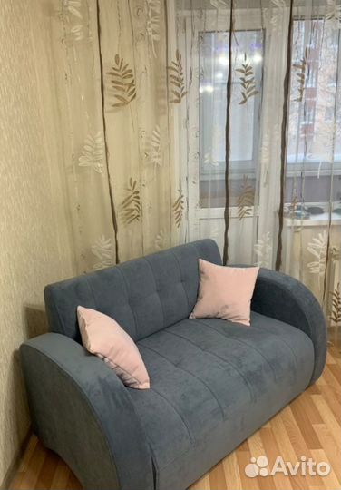 Кожзам диван офисный