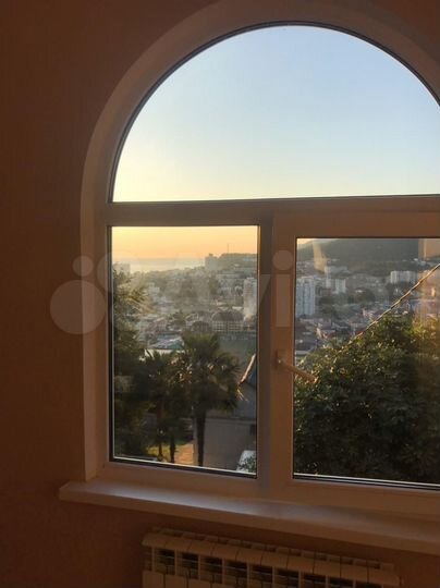 Дом 247 м² на участке 5,2 сот.