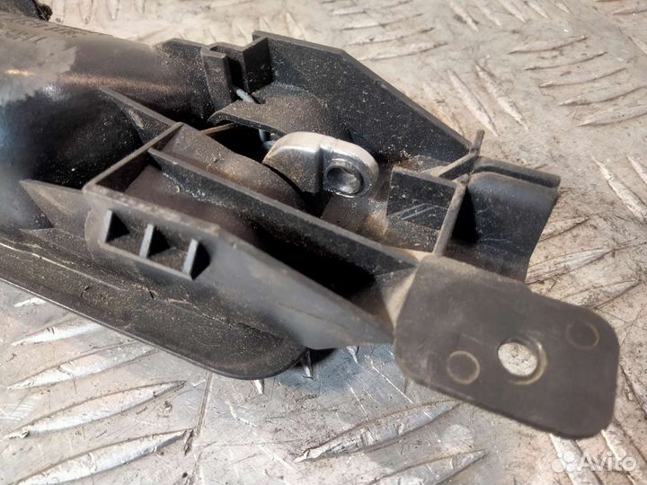 Ручка левая внутренняя Golf IV